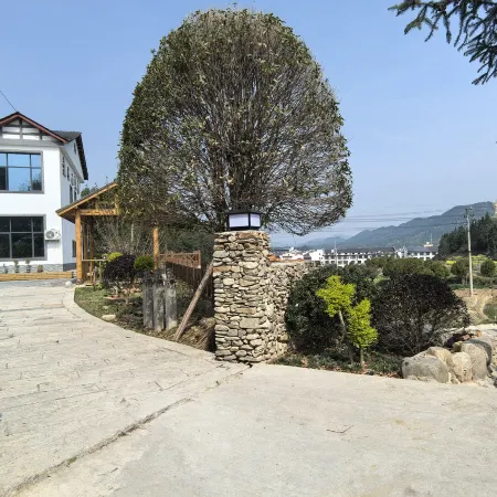 Panyunshan Xiju Homestay (Weishan Miyin Scenic Area)