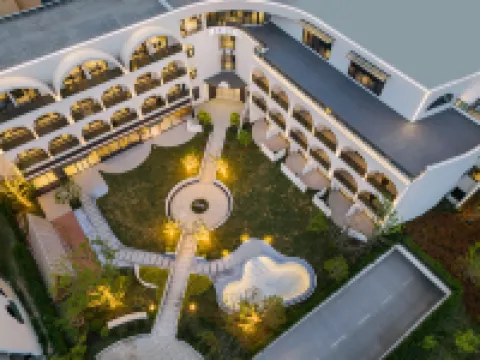 Anji Yinmo Resort Hotel - Hello Kitty Theme Park Hotels in Anji