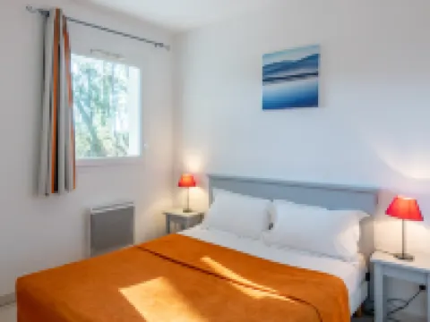 Vacancéole - le Domaine des Grands Lacs Hotels in Landes