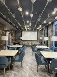 Meijing Hotel (Nanjing Museum Alfalfa Garden Street Branch) - 3-Star