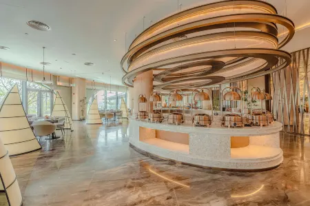 Jincheng Fengyang Yitang Hot Spring Hotel Отели рядом с достопримечательностью «Jincheng Ancient Academy»