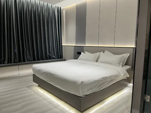 Ylan Hillman Hotel