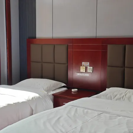 Wusu Ruihua Business Hotel