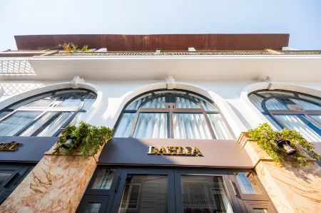 La Fleur Premium Central Apartment Hotel