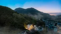 山溝·HERMIT|親子度假·禪意山景美宿(安吉雲上草原店) - 旅館