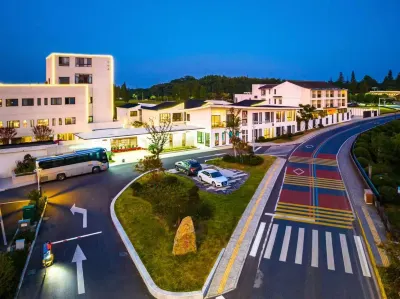 Muxinju Fengyi Resort Hôtels à proximité de : Huangqiao Marina