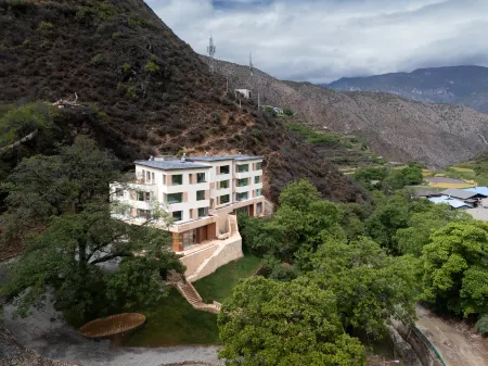 Linden Centre ·Benzilan