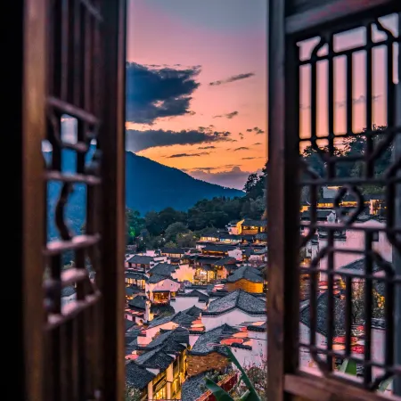 Yun Qu Feng Yin Xiaozhu (Wuyuan Huangling Scenic Area Terraced Flower Sea Branch)