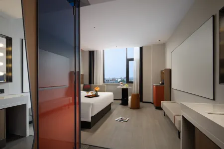 FunGee Hotel (Kaifeng Drum Tower Plaza) Отели рядом с достопримечательностью «Kaifeng University Tourism College»