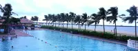 Noble Yacht Club - Infinity Pools