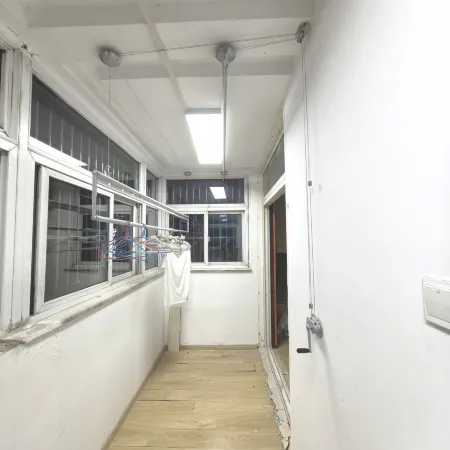 The Youth Hostel of the Flower Family