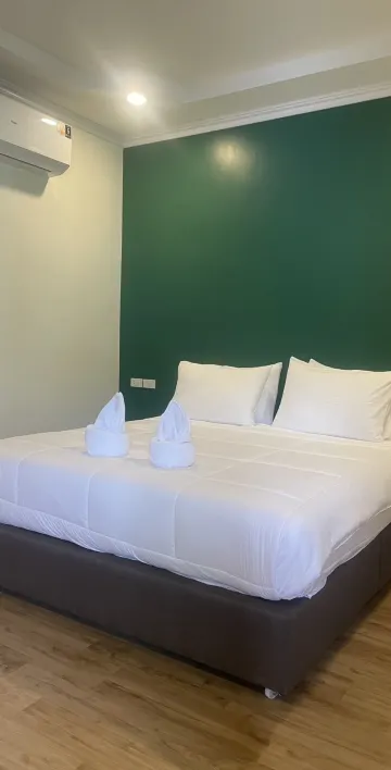 ห้องดีลักซ์ เตียงใหญ่ 1 เตียง