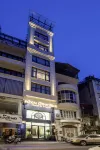 Azen Lakeside Hotel & Travel