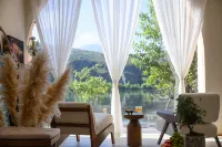 Yujianhai · Oceanfront First-Row Seaview Smart Vacation Boutique Inn (Shuanglang Erhai Branch)