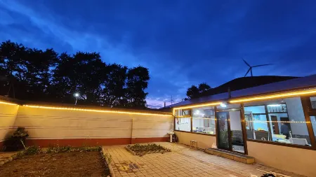 Shanju Homestay (Zhanhaicun)