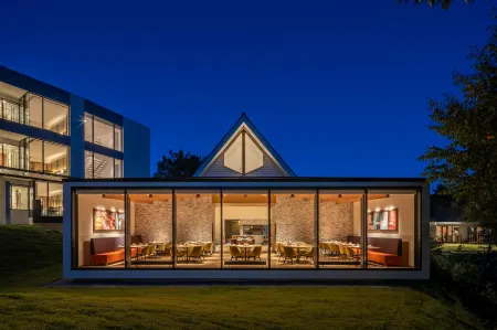 Holiday Inn Resort Shinano-Omachi Kuroyon Отели рядом с достопримечательностью «HAKUBA VALLEY 爺ガ岳スキー場»