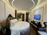 Royal Hanoi Hotel Hoteller i Thanh Trì