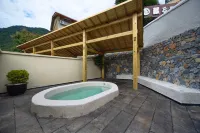 Qinghe Courtyard · Jiuzhaigou | QINGHE Hot Spring - Luxury Private Hot Spring Villa - 온천
