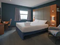 Travelodge Sheffield Meadowhall Hotels near FlyDSA Arena