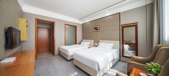 Bazhong Jiayuan Hotel (Bazhong Railway Station Baren Square) Отели в г. Бачжон