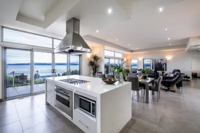 Oceaan 101 Hotels near River and Rocks Campground