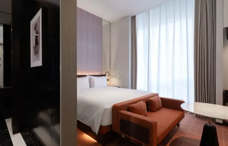 Radisson RED Jingyue Changchun Отели рядом с достопримечательностью «Software Engineering Simulation Company， College of Humanities & Information， Changchun University of Technology»