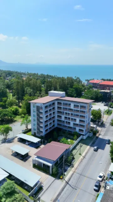 The Kite Hotel Bangsaen by Koko Hotels near Khao Sam Muk