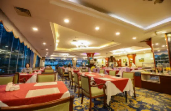 奥斯汀・AOSITINGホテル（鳳崗鎮ウォルマート）