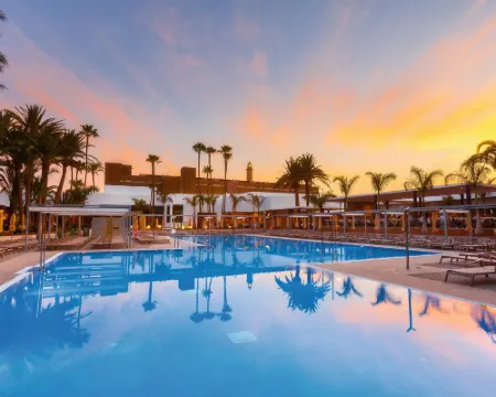 Hotel Riu Palace Oasis Hotels in Meloneras