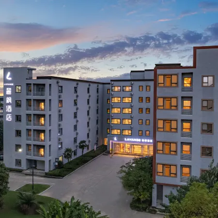 Lavande Hotel (Shanghai New International Expo Center Huamu Road) Отели рядом с достопримечательностью «Парк Века»