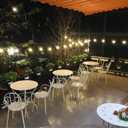 Nang's Villa & Coffee