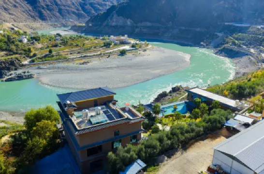 Deqin Shiyong Brinka Homestay Hotels near Benzilan Town