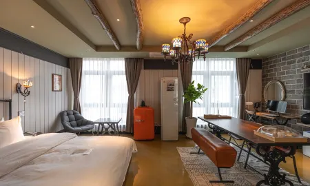 February Dongseong-ro The Signature