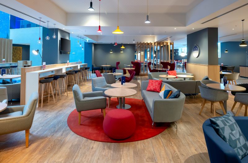 Holiday Inn Express London Heathrow T4 by IHG photo 2