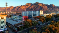 TUKE LIGHT HOTEL (Datong Hunyuan Ancient City Hengshan South Road) - Parkplatz