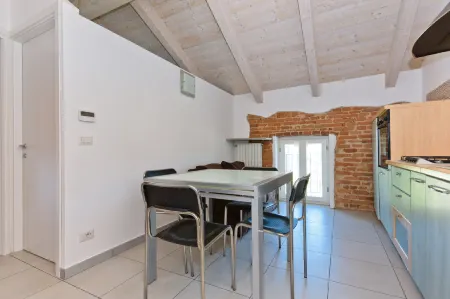 Balcony in Pollenzo Отели в г. Бра