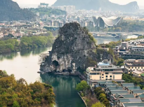 天龍灣融悅酒店（桂林兩江四湖象鼻山景區店） 鄰近疊彩山的酒店