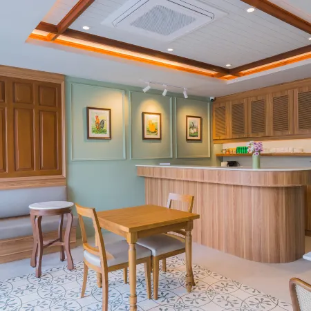 TUAN Hotel Bangkok near Wat Arun Отели рядом с достопримечательностью «Храм Ват-Пхо»