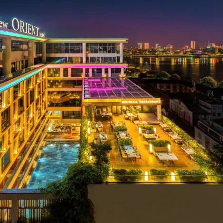 New Orient Hotel Da Nang Отели рядом с достопримечательностью «Пляж Xuan Thieu»