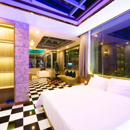 LUXURY Hotel Pham Van Dong Отели рядом с достопримечательностью «Курортный отель Binh Quoi 2»
