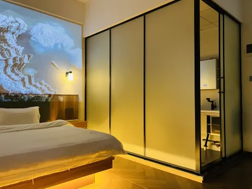 Early Spring Red Guesthouse - Homestays