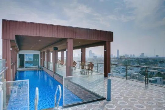 Quan Cuong Beach Hotel Da Nang Hotels near Nui Son Tra