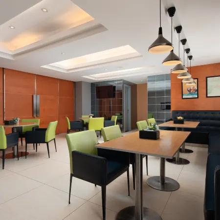 Jinjiang Inn Select (Haikou Arcade House Old Street Binhai Avenue)