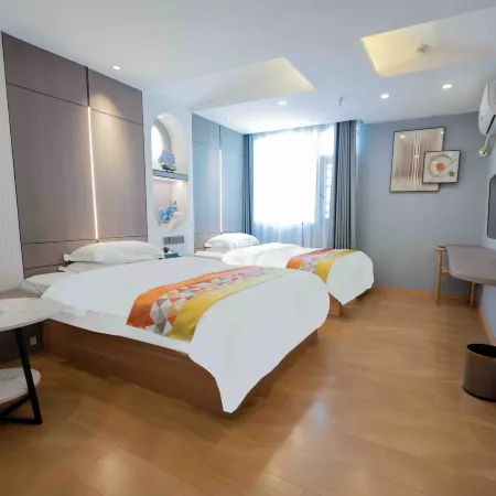 Xinxin Business Hotel (People's Square) Отели в г. Илян