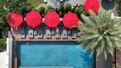 March Hotel & Suite Riverside