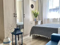 CANCUN apartment with big screen in the center of Almaty 阿拉木圖住宿飯店
