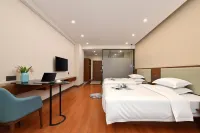 Jingbai Hotel (Fangchenggang High-speed Railway North Station Branch) - ที่มีที่จอดรถ