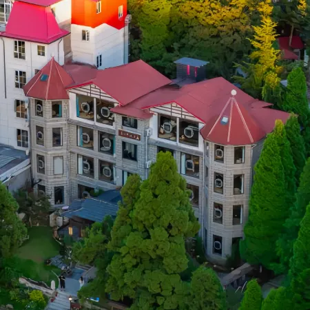 Floral Hotel · Kuangjing Keyiju Homestay (Lushan Ruqin Lake Guling Street)