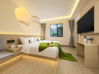 Longmao Elf Hotel (Kunming Cuihu Park & Old Street Branch) Hotels near Military School