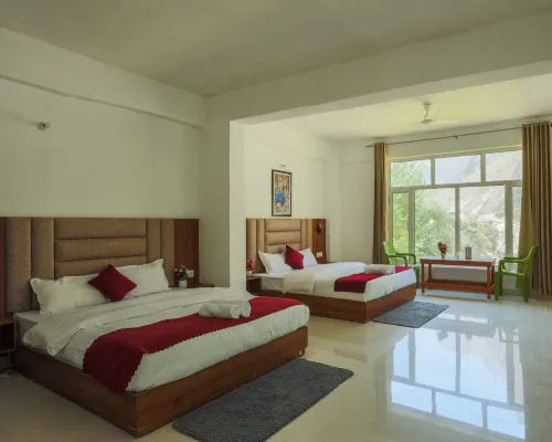 Hotel Gurudeva Hotele w: Chamoli